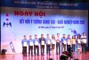 Representative of the Standing Committee of Da Nang Youth Union gave  the certificates of participation for the Youth Union of each unit